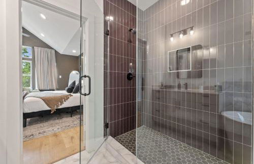 Brand New 3BR 2 5BA Home with Hot Tub - Photo 25