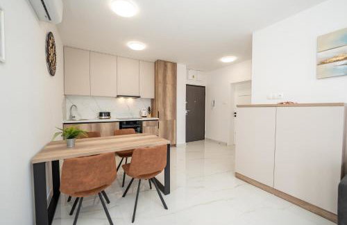 Poolside Hideout Apartments - Photo 53