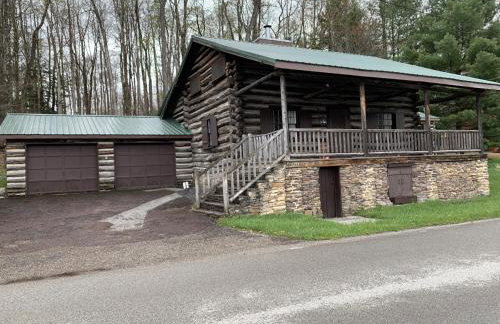 Alpine Lakeside Manor - Photo 1