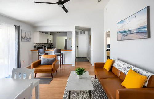 Beautiful House Sleeps 12 - Hot Tub - Breakfast - Walk to Beach - Foto 3