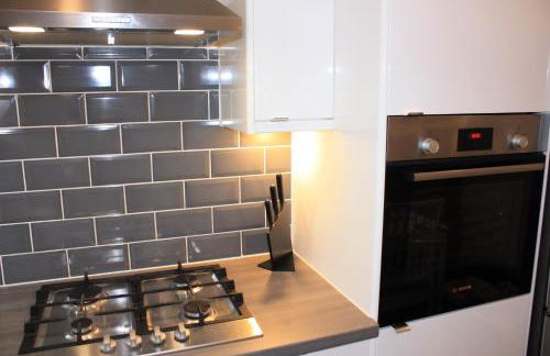 Modern 3 bedroom House with garden & private parking - Foto 6