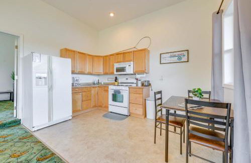 River Views and Fire Pit Cozy Soldotna Apartment! - Foto 8