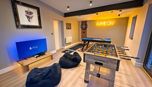 Arden House - Luxury Home with Hot Tub - Games Room - Fire Pit - Foto 4, Game Room