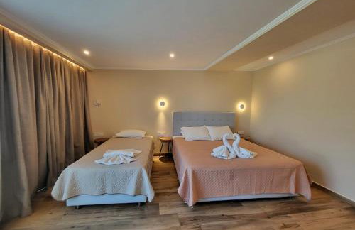 Paradise Hotel & Bar - Photo 12