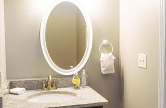 New 4 Bedroom House for Downtown Travelers - Foto 18