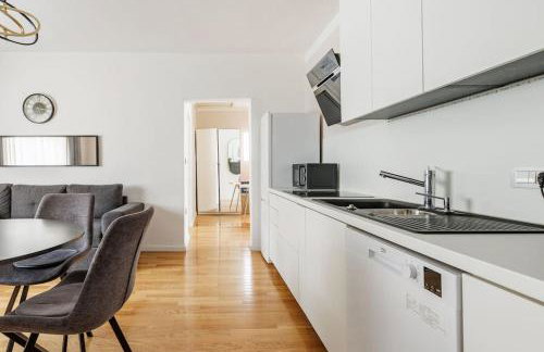 Cozy 2-bedroom house with parking slots - Photo 8