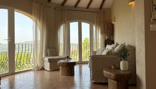 Beautiful villa with pool and stunning view - Foto 5