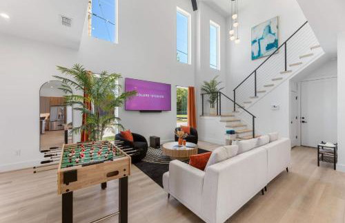 Luxury Getaway Near AT&T Stadium - 4BR Entire House-Hot Tub & Arcade - Foto 14