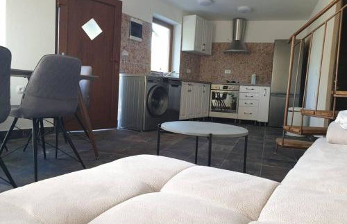 Secluded cottage in an orchard, island Pasman - Photo 2