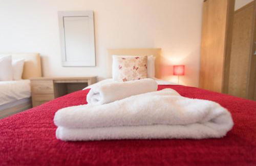 Comfortable 2BR Swindon Long Stay - Foto 14