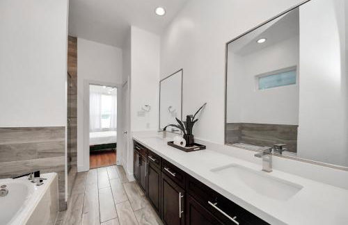 AMAZING ROOFTOP! DOWNTOWN SKYLINE VIEWS!!! SLEEPS 15 - Foto 34