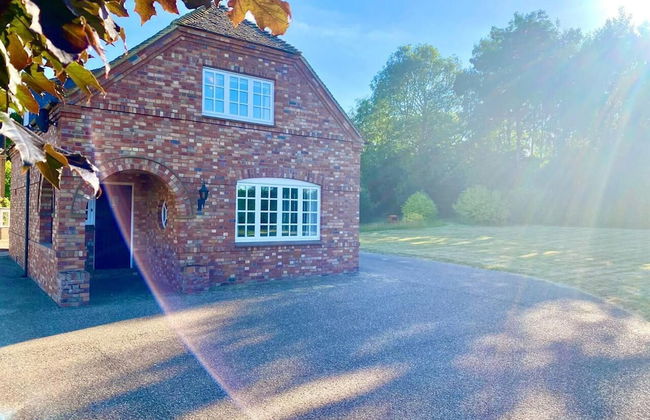 Idyllic Country Retreat With Wow Views & Lush Pool - Foto 73