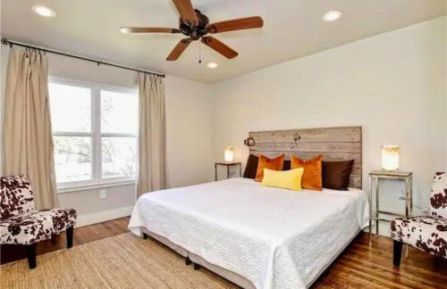 Private Pool & Hot Tub! Charming Hill Country Home Minutes to Wineries/Shops! - Foto 16