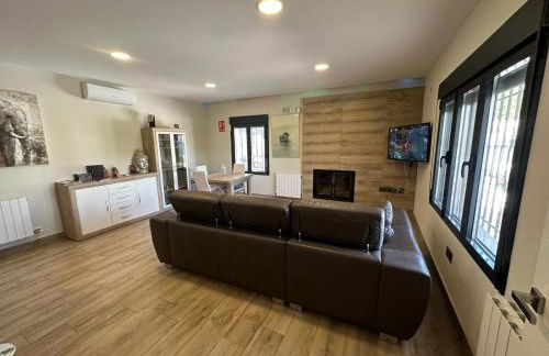 Chalet independiente en zona residencial rural con piscina privada - Foto 31