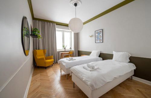 Hala Mirowska Spacious Apartment by BookingHost - Photo 50