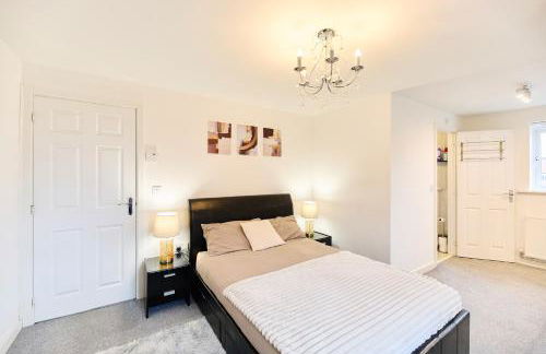 Lavish Lodge - Perfect for couples, families and contractors! - Foto 1