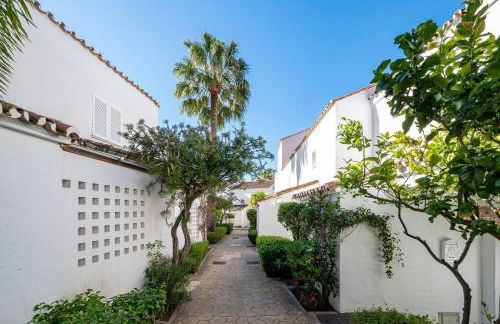 Bright Chalet with Swimming Pool and Close to Sea - Photo 50