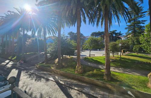 Apartamentos en el centro - Plaza de Amboage - WIFI - Foto 2