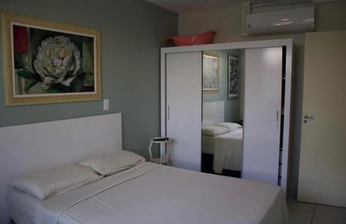 APT Completo - Suíte - 2 Ar-condicionados, Wi-FI, Piscina, garagem, portaria - aconchegante - Foto 4