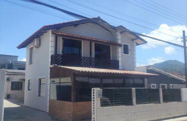 Casa na Praia dos Ingleses em Florianópolis - Foto 1