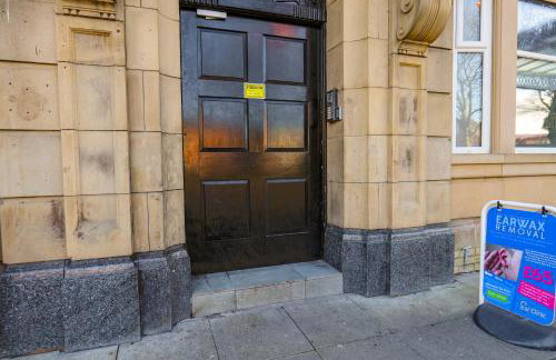 Zeenat Central Bury - Modern 2BR with Free Parking Sleeps 6 - Foto 48