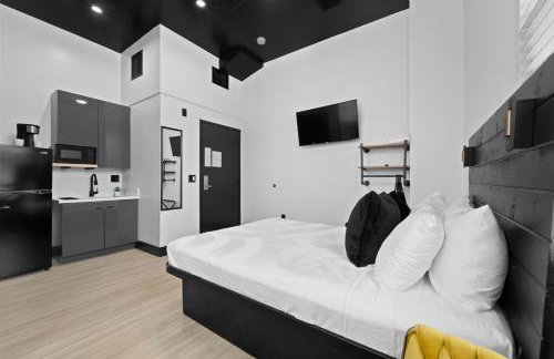 The Neon Elm Hotel - Foto 65