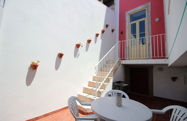 Old Town House in Figueira da Foz Near Beach - Photo 34