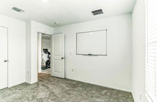 Entire house near airport & COTA - Foto 26