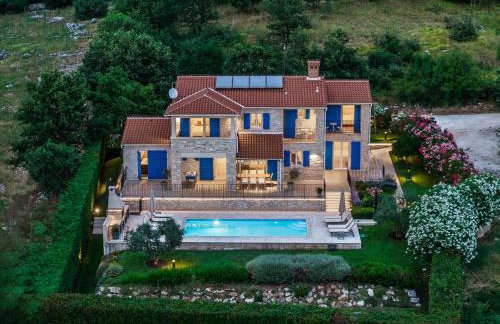 Villa Sterpazzi near Poreč with heated private pool, sea view, jacuzzi and sauna - Foto 17
