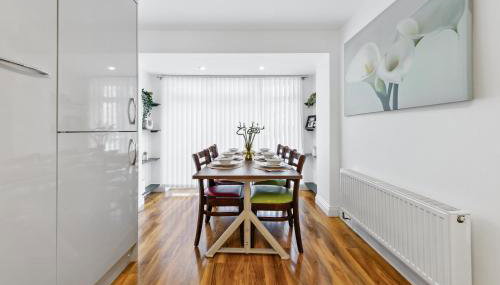 4 Bedroom House by Homestyles Hosts - Short Lets and Serviced Accommodation Islington - Private En-Suite - Foto 3