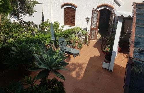 Villa del Golfo Urio with swimming pool shared by the two apartments it is essential to have a car - Foto 27