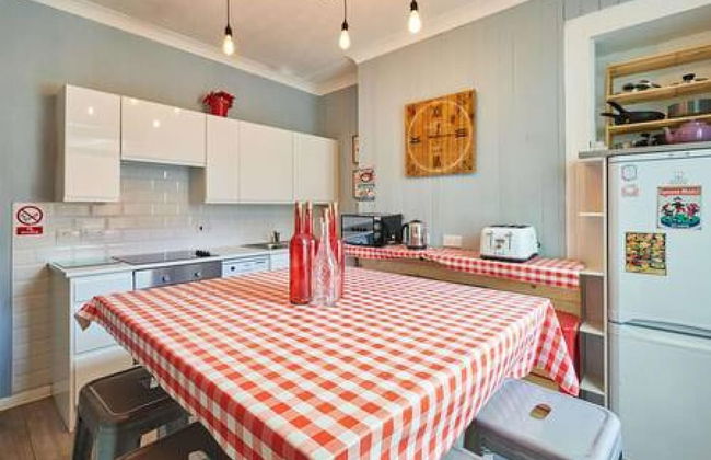 George House in Whitby - Photo 4