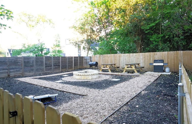 Prime Soco Chic 2BR King Suite w Pool Parking - Foto 12