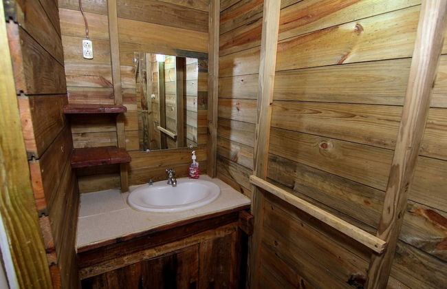 Pilgrim's Paradise Cabin 2 - Photo 5