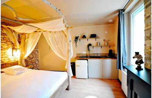 Duplex Safari jusqu'à 4 personnes, Spa XXL, day use, 5 min centre ville, cinéma, cascade et lit sous les arbres - Foto 32