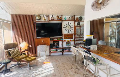 LOOK and BOOK! Midcentury Modern Home near Beach! - Photo 2