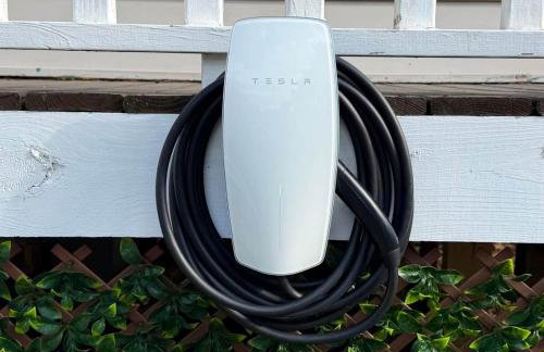 Wizard House + Hot Tub, Private Creek, Large Yard - Photo 2