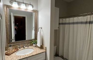 Upscale 2BR condo in Bocage area - Foto 7