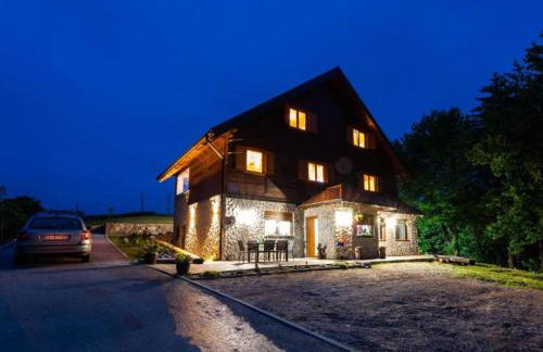 Apartment Stone and Wood - Photo 50