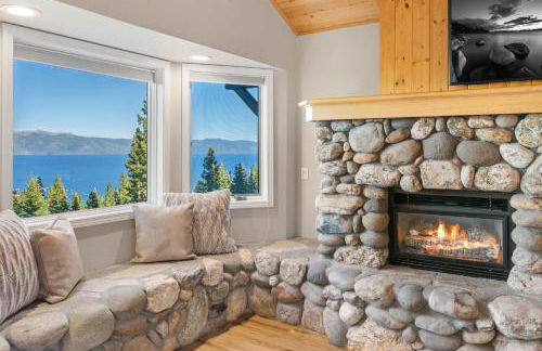 Luxury Tahoe Vacation Rental with HotTub & Lake Views - Foto 17