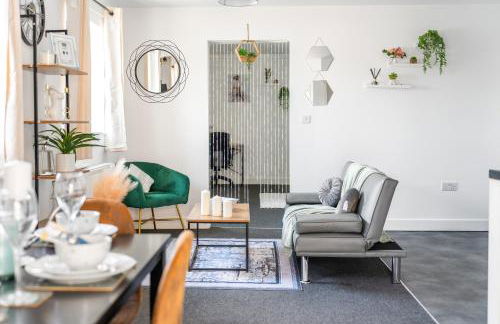 Modern 1-Bed Apartment with Parking near Heathrow - Photo 6