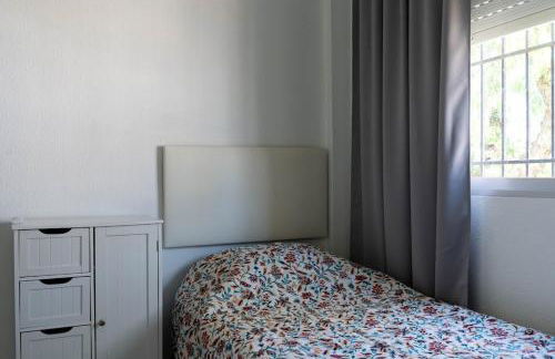 Bungalow with a pool and a terrace - Foto 30