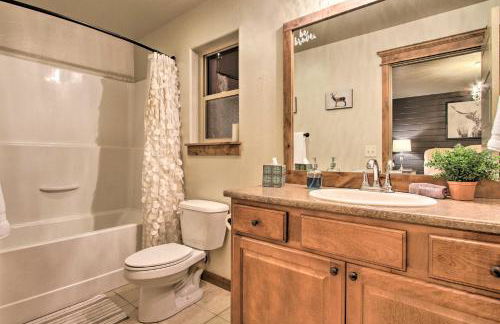 Townhome with Private Hot Tub, 8 Mi to Downtown - Foto 14