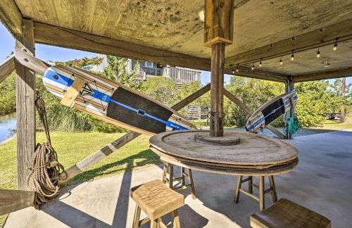 Walk to Bay and Boat Launch Beach House in Avon - Foto 27