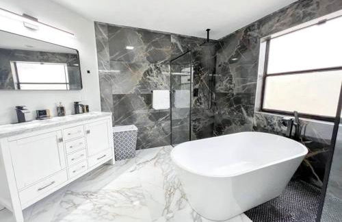 Modern Lakefront Home - Foto 64