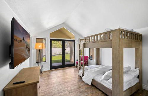 Private Gated 6BR Luxury Estate, Gym, Lake View - Foto 27