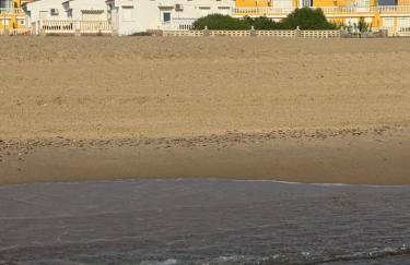 Oasis en la playa: piscina y relax - Foto 42