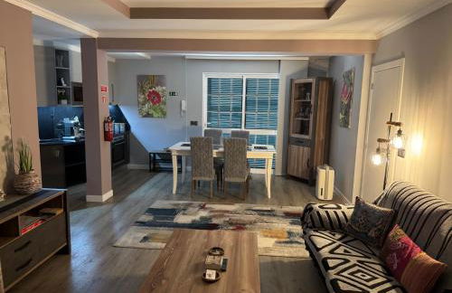 Funchal Apt- Sleeps 2 - Pool & Parking - Madeira - Foto 21