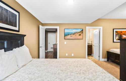 Golf in Luxury - 4BDR Home on Agaming Golf Course - by Torch Lake - Foto 21