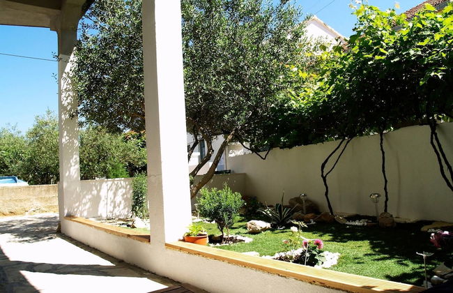 Step Away From The Beach 1-bedroom Apartment Lolov - Photo 19